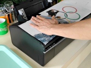 塑料打印机外壳的水转移印 נייר העברת מגלשות מים למלאכת יד מפלסטיק