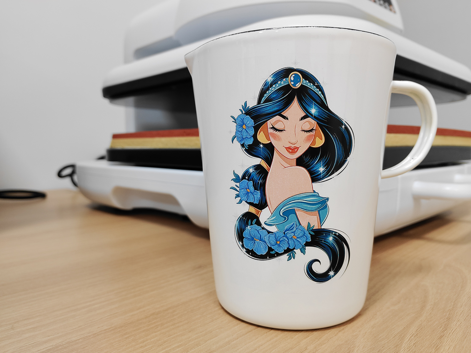 搪瓷杯带刻度 102